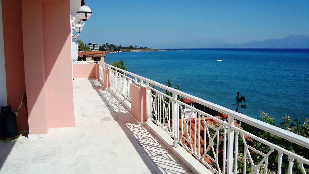 Nerantza Villa | Stunning Beachfront Villa on the Gulf of Corinth