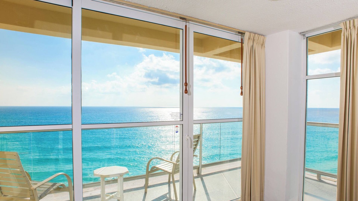 Punta Cancun Condo | Stunning Beachfrt 2BRM Condo on Cancun Beach.Step Onto Sand & Walk to Nightlife!