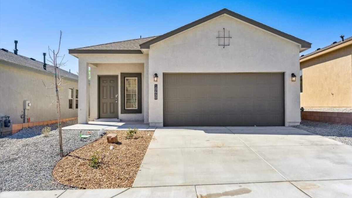 Westgate Heights House | Stunning, brand-new home in ABQ!