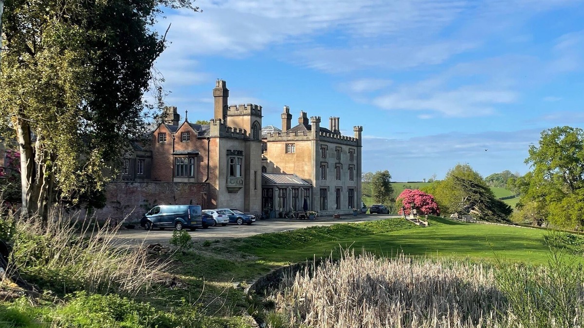 Kingswood Other | Stunning Castle/Stately Home next to Powis Castle. Sleeps 15 in 7 bedrooms.