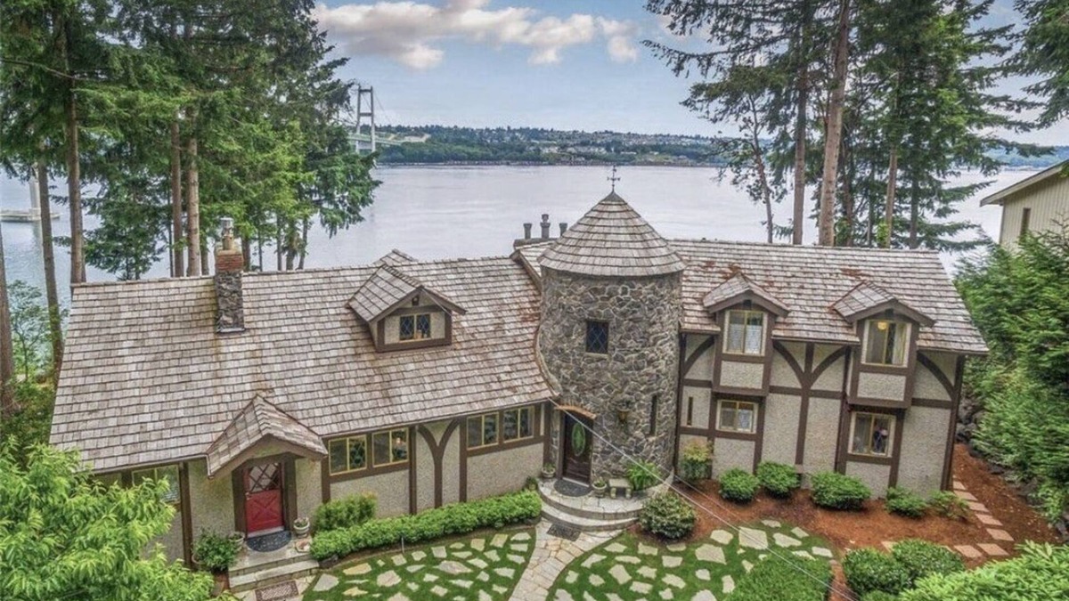 Gig Harbor House | Stunning Chateau in the GH/Fantastic for a Relaxing Getaway & Whale Watching