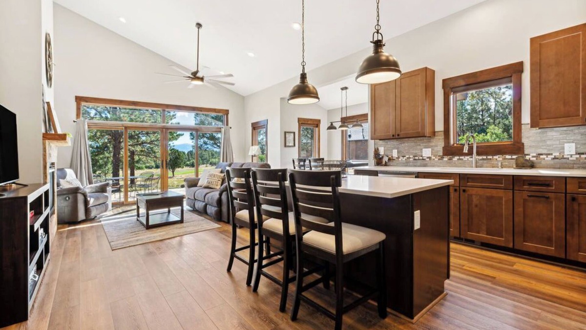 Loghill Village House | Stunning Cimarron Golf Villa Lic# STR-1-2024-038