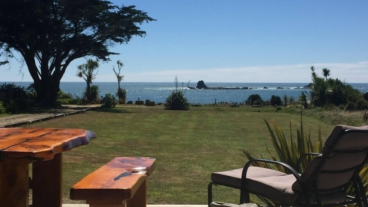 Cape Foulwind House | Stunning Clifftop Uninterrupted Ocean Views