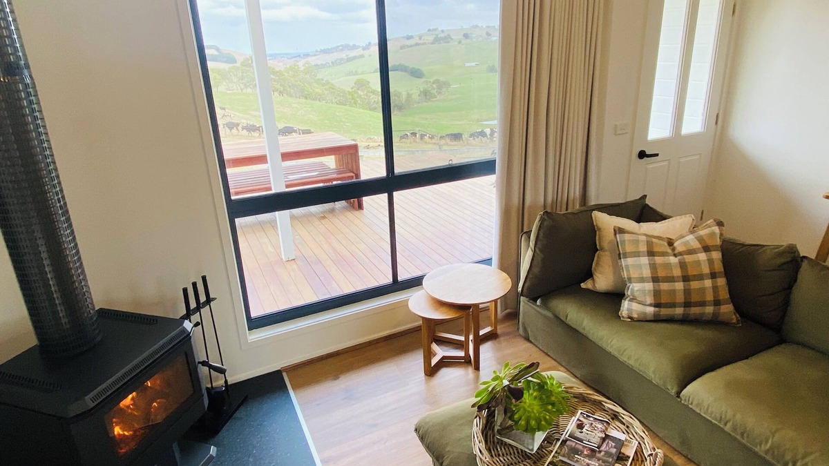 Korumburra Cottage | Stunning Country Views @ Oak Vue Cottage