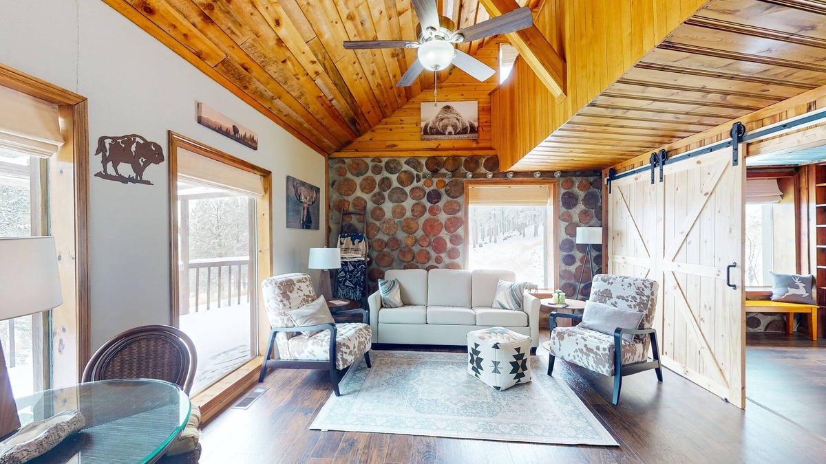 Custer Cabin | Stunning, custom-built mountain-top cabin with deck, wood stove, & streaming