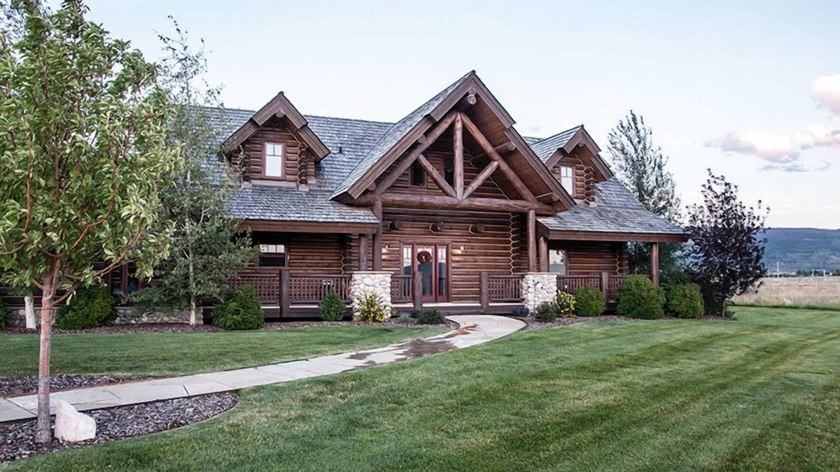Driggs Cabin | Stunning Custom Log Home with Breathtaking Views of Teton Mountains, Driggs, ID