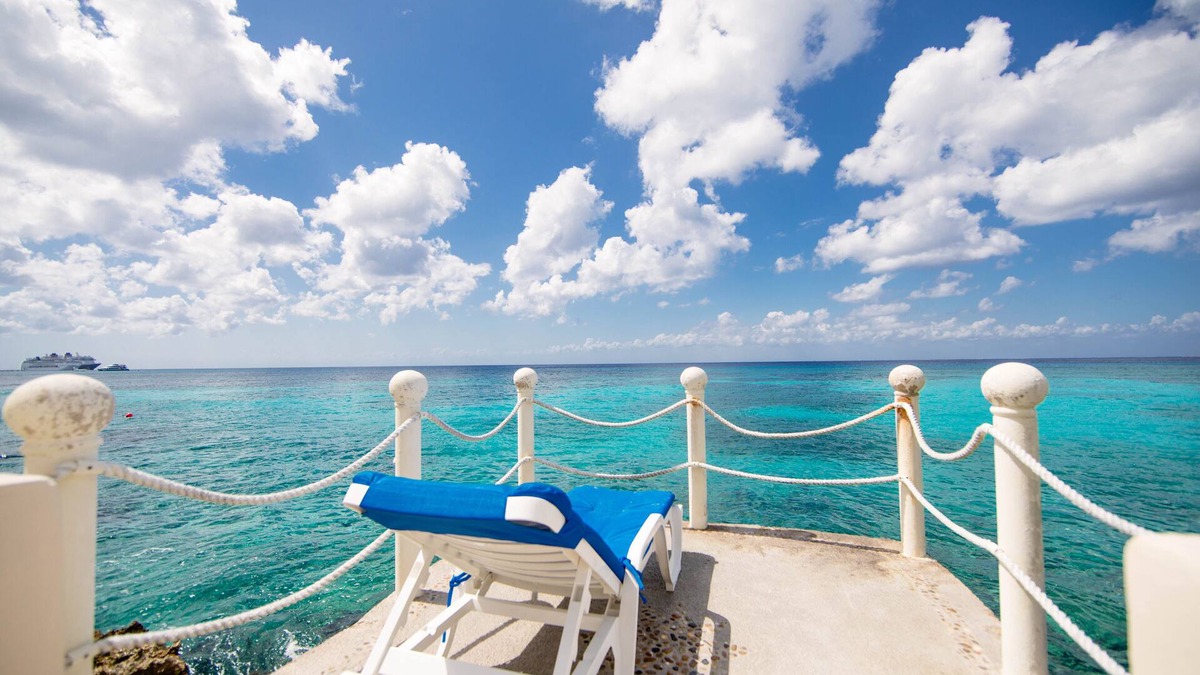 San Miguel Condo | Stunning Decorated Condo Rare Ocean Setting Snorkling paradise No Coast Private