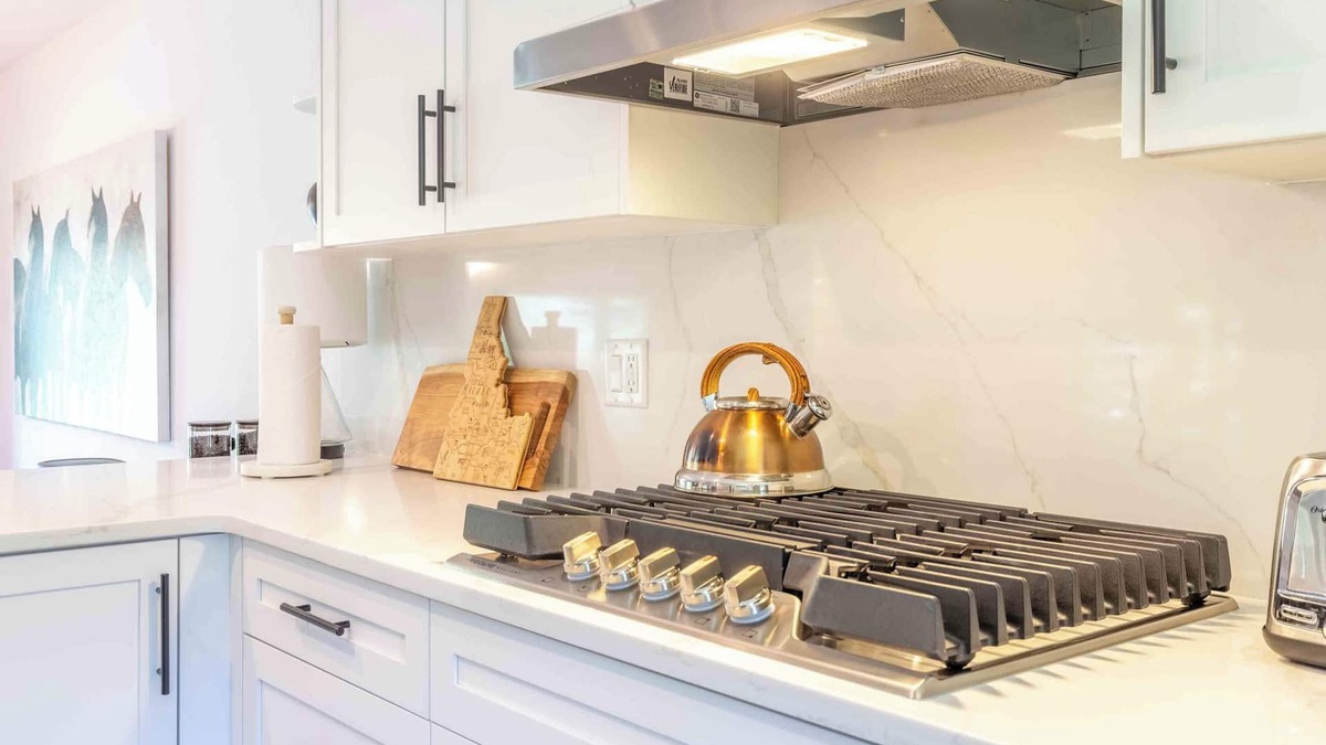 Elkhorn Village Condo | Stunning Elkhorn Condo with Sauna, Hot Tub, + More!
