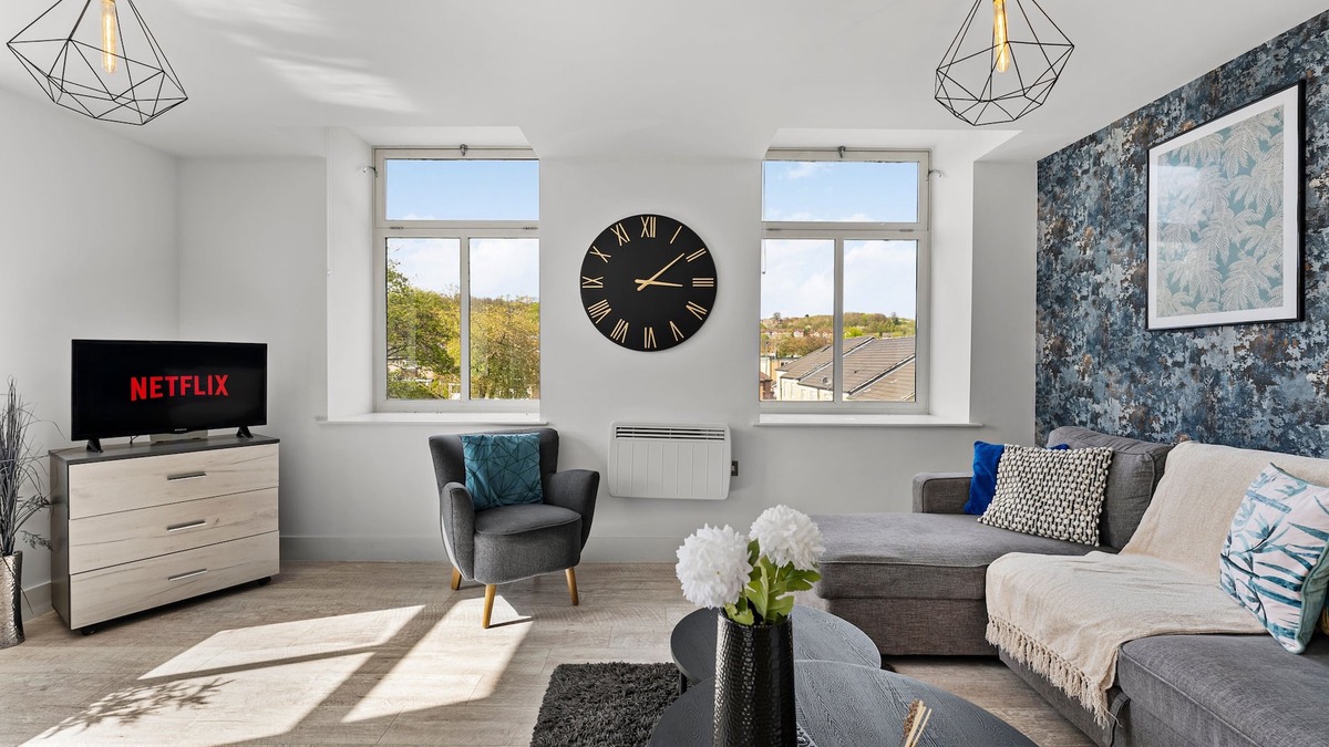 Healey Lane Apartment | Stunning Executive Apartment - Free Secure Parking