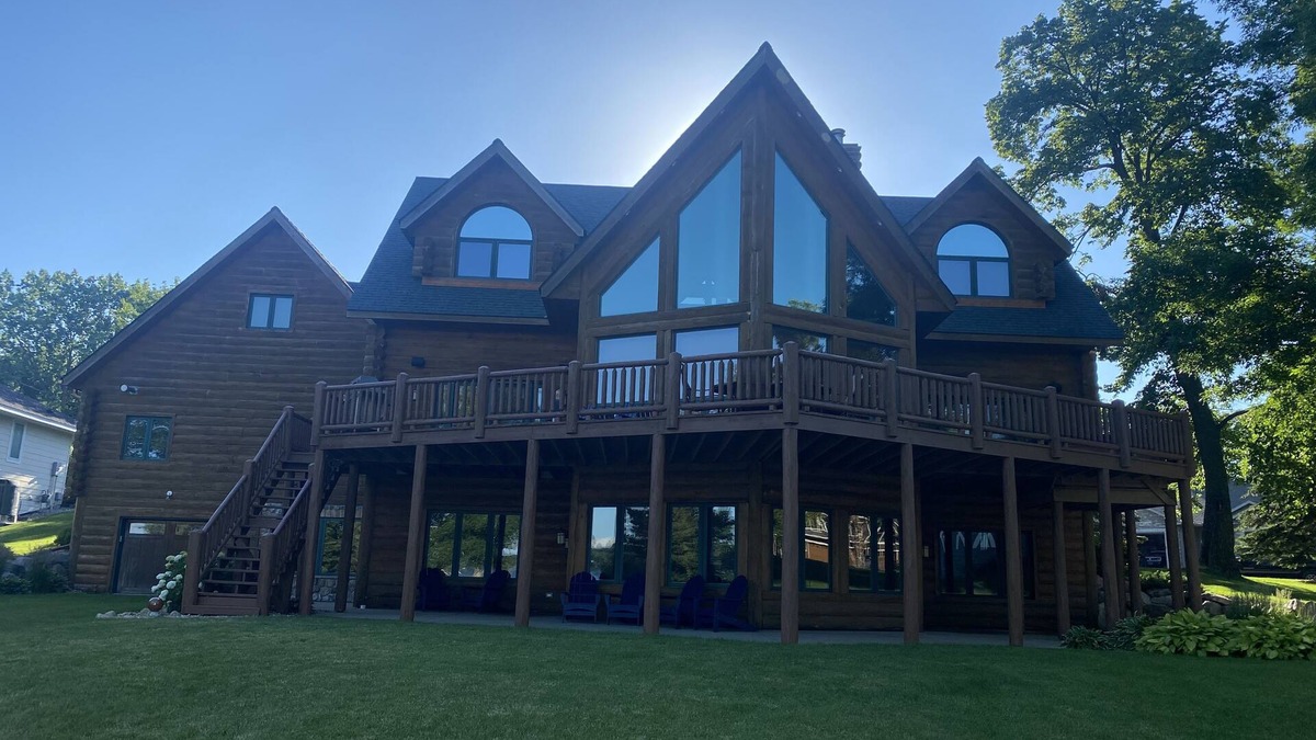 Alexandria House | Stunning Family Friendly Lake Home Retreat on Beautiful Lake Darling