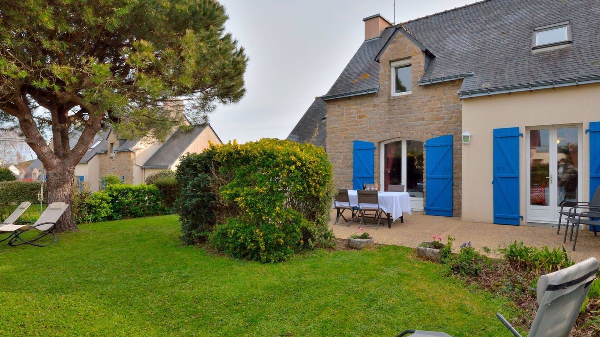 Saint-Gildas-de-Rhuys House | Stunning villa for 4 people with WIFI, TV, terrace and pets allowed