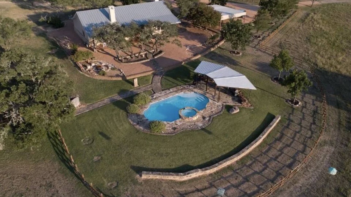 Fredericksburg Other | Stunning Fredericksburg Ranch House with Pool and Hot Tub!