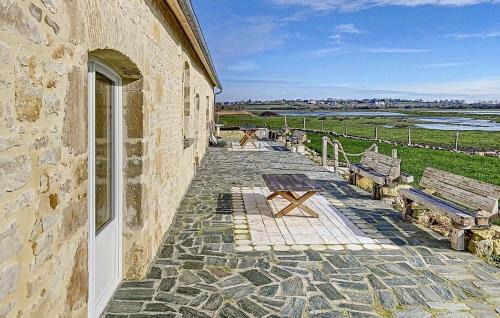 Cricqueville-en-Bessin House | Stunning Home In Cricqueville En Bessin