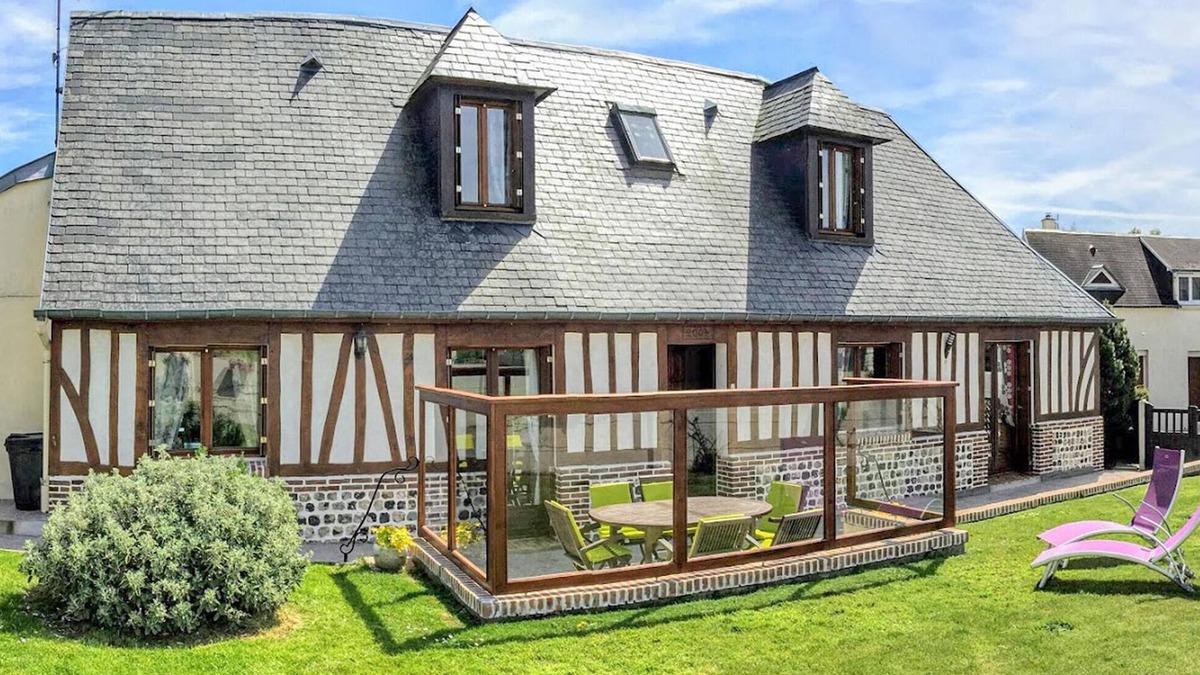 Criquetot-lʼEsneval House | Stunning home in Criquetot-l'Esneval