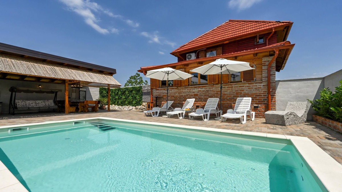 Ludbreg House | Stunning home in Vinogradi Ludbreski