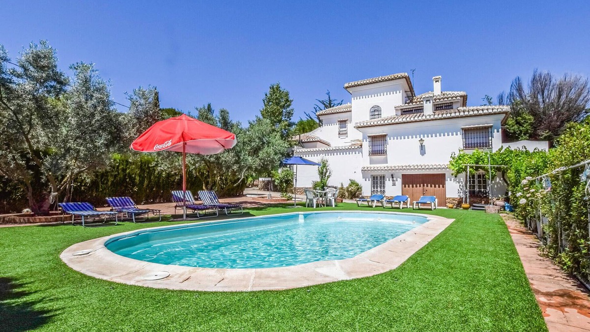 Villanueva del Rosario House | Stunning home in Villanueva Rosario