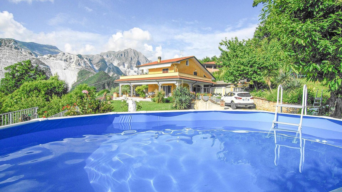 Carrara House | Stunning home in Codena