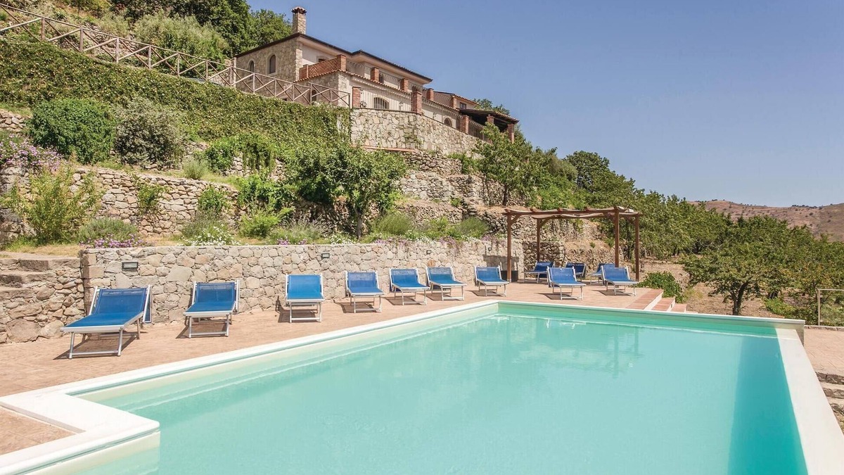 Graniti House | Stunning home in Graniti (ME)