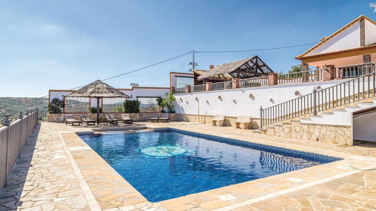 Iznajar House | Stunning home in Iznájar with WiFi