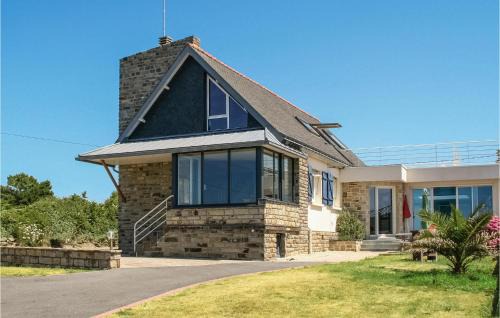 Kerherou House | Stunning Home In Moelan Sur Mer
