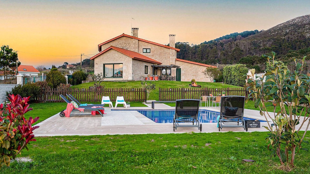 Serans House | Stunning home in PORTO DO SON with WiFi