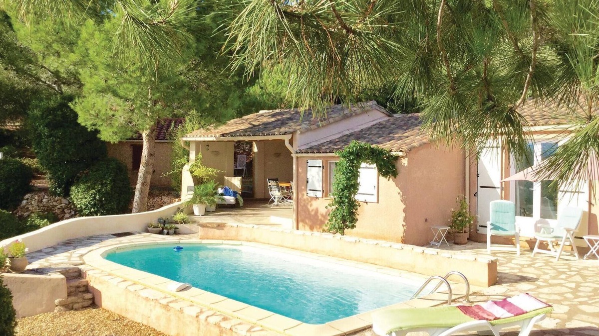 Pierrerue House | Stunning home in Pierrerue with WiFi