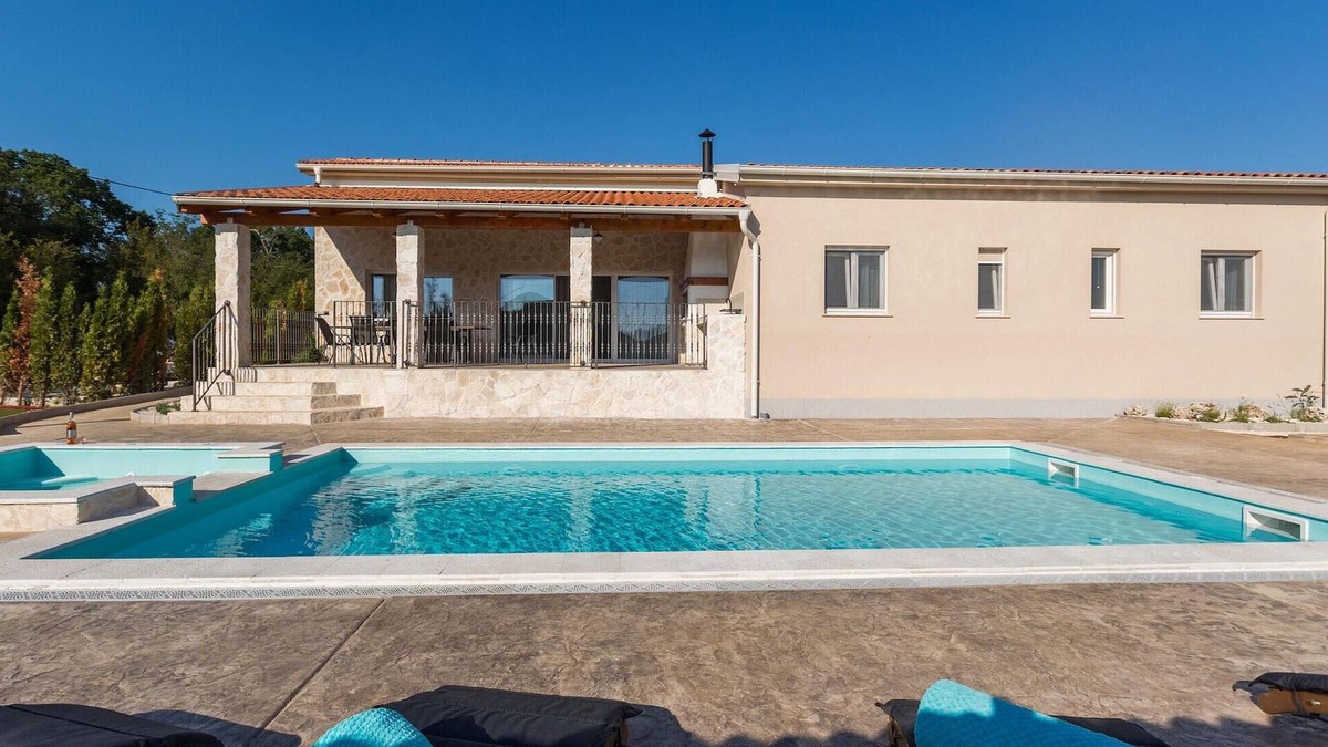 Vrvari House | Stunning home in Porec