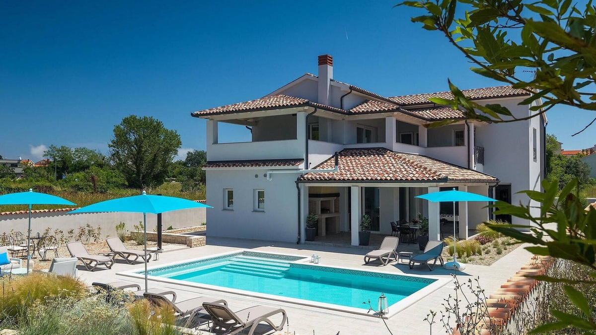 Premantura House | Stunning home in Pula