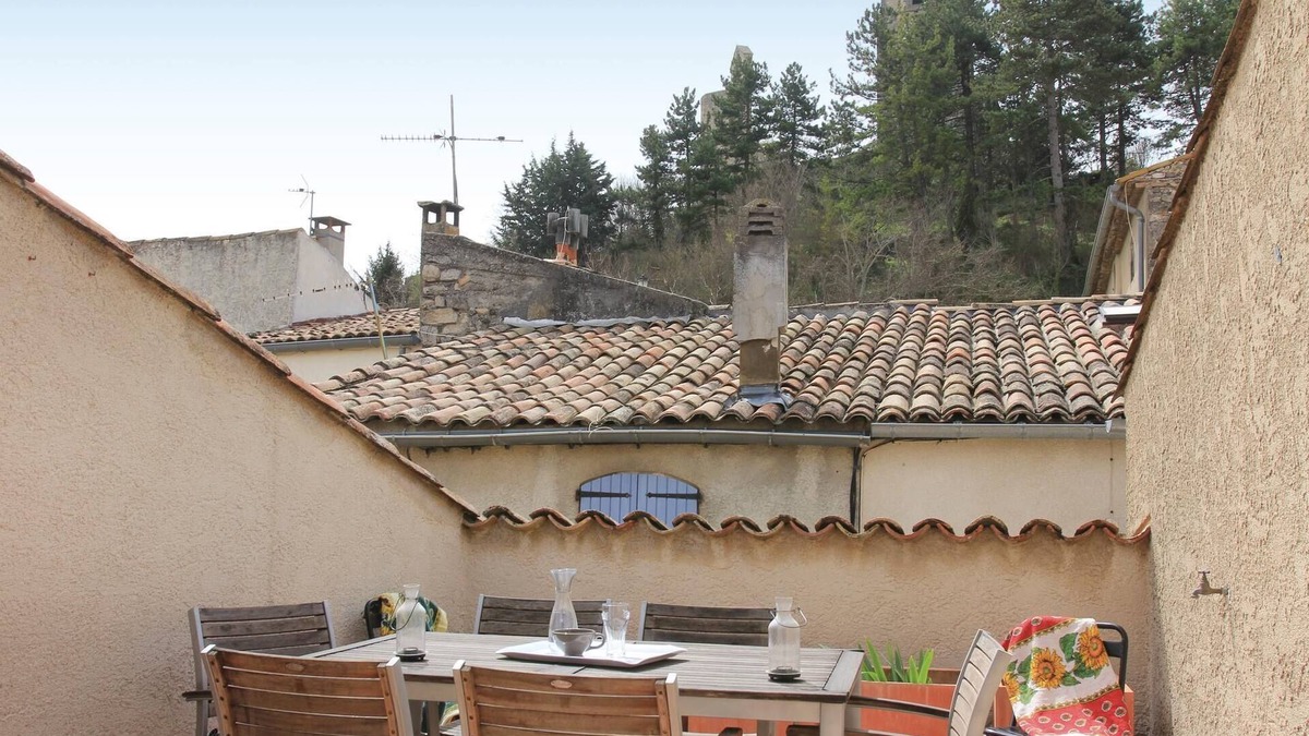 Reillanne House | Stunning home in Reillanne with WiFi