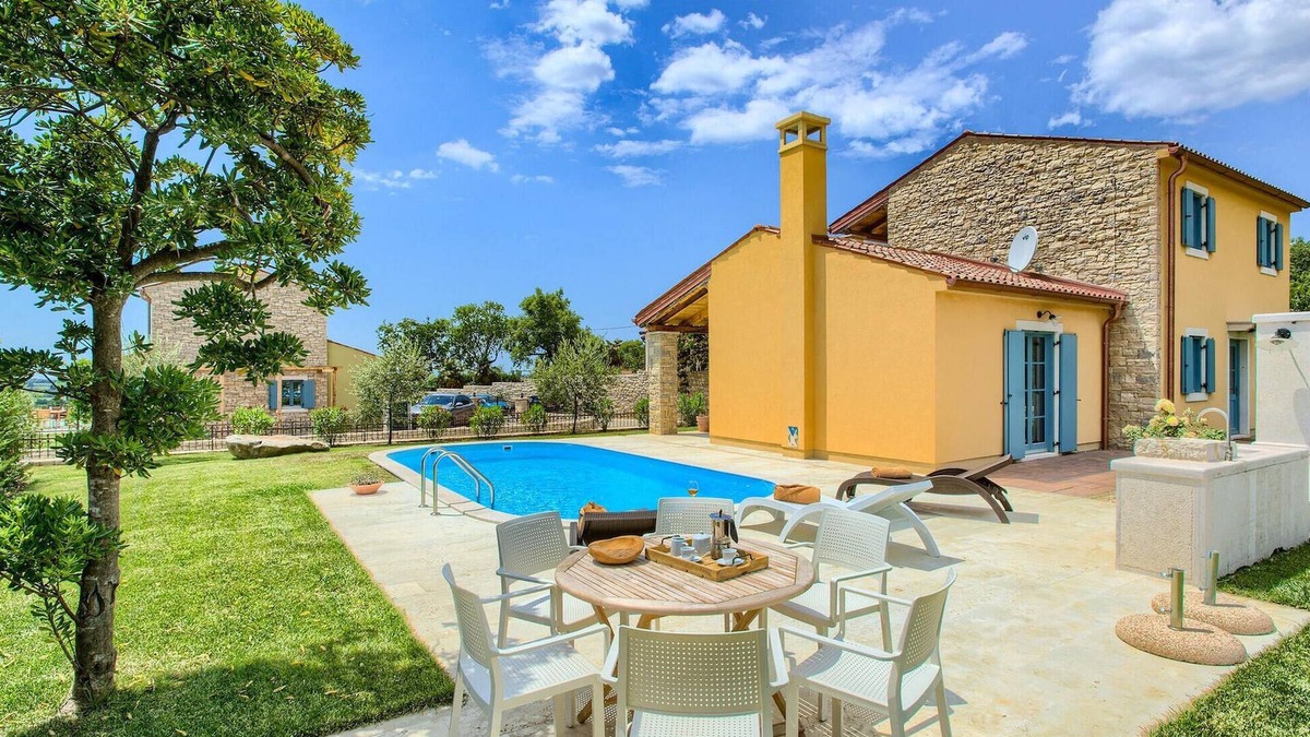 Vardica House | Stunning home in Umag