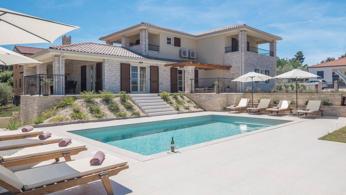 Murine House | Stunning home in Umag with WiFi