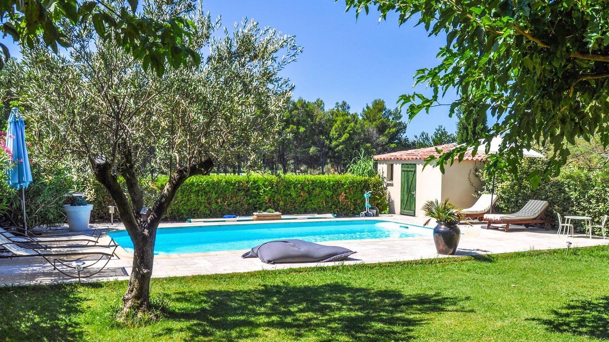 Vedene House | Stunning home in Vedène with WiFi