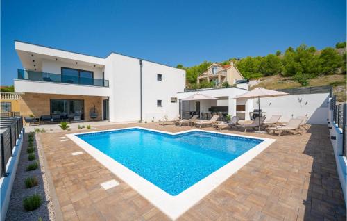 Zaboric House | Stunning Home In Zaboric With Sauna
