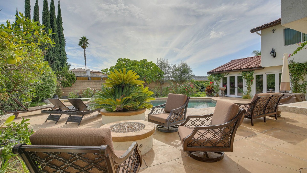 Buena Park House | Stunning Home on Golf Course ~ 8 Mi to Disneyland!