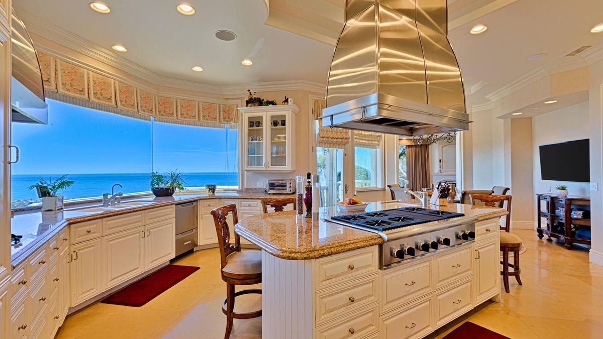 Country Club House | Stunning Home w/Panoramic Ocean & City Views, Private Pool & Hot Tub