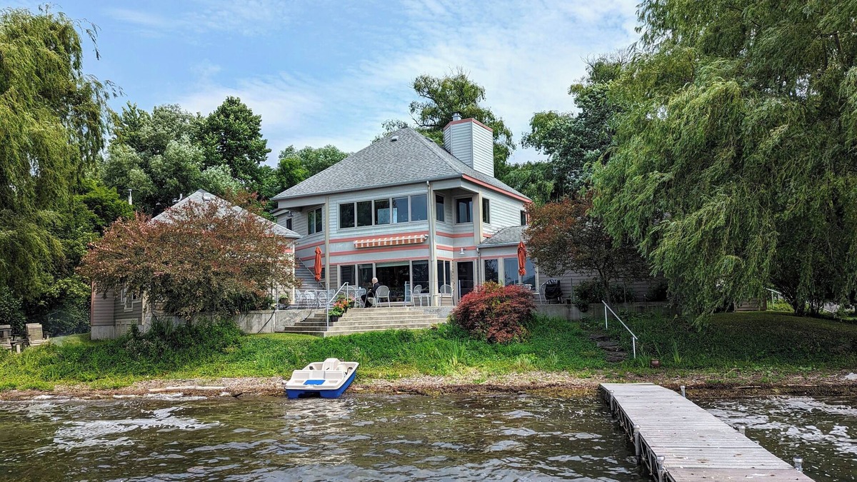 Town of Jerusalem House | Stunning Home with 150-Foot Beachfront in Finger Lakes