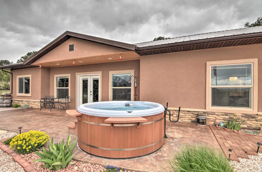 Buena Vista House | Stunning Home with Fire Pit, 11 Mi to Mt Yale!