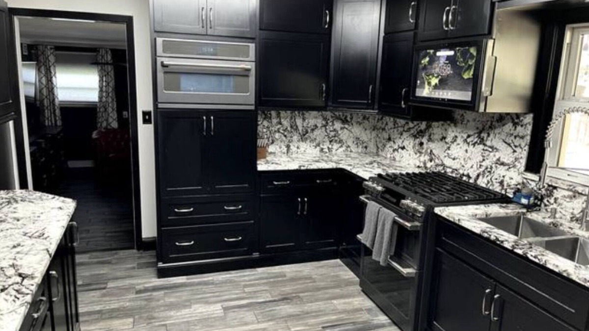 New Lisbon House | Stunning home with in ground pool, hot tub, bocce court, gourmet granite kitchen