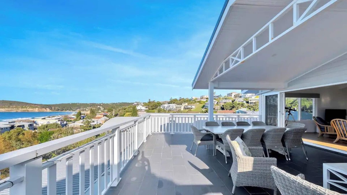 Copacabana House | Stunning house, breathtaking beach & ocean views, 3 min walk beach, cafes, parks