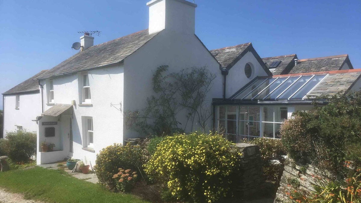 Delabole House | Stunning house near Port Isaac with beautiful sea and countryside views