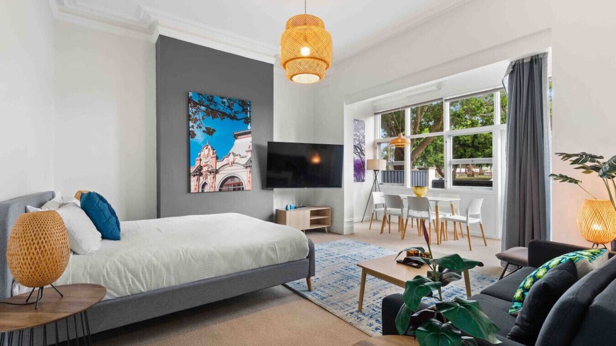 North Sydney Apartment | Stunning Huge Studio & Sunny terrace with Parking
