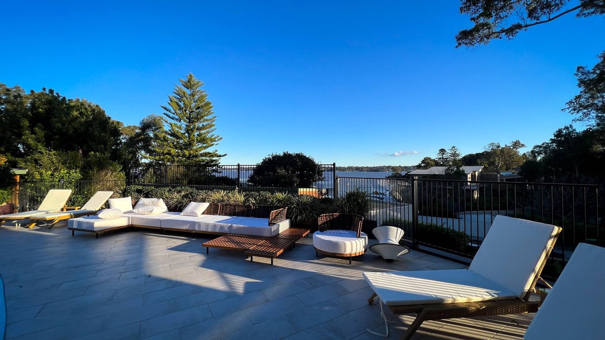 Bolton Point House | Stunning lake view luxury holiday home