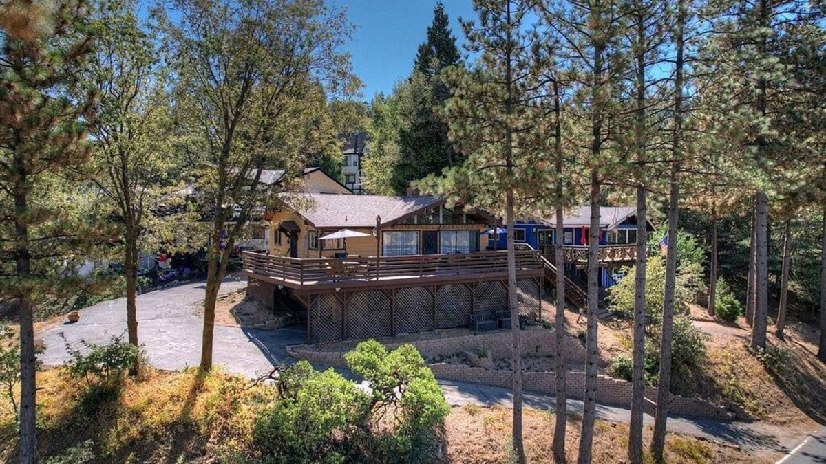 Crestline Cabin | Stunning Lake View Cabin with a 240 degree view of Lake Gregory, Sleeps 8