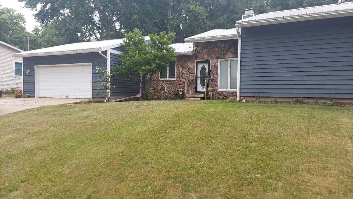 Scotts House | Stunning lake view oasis! A spacious place to make new memories! n#HotTubHeaven