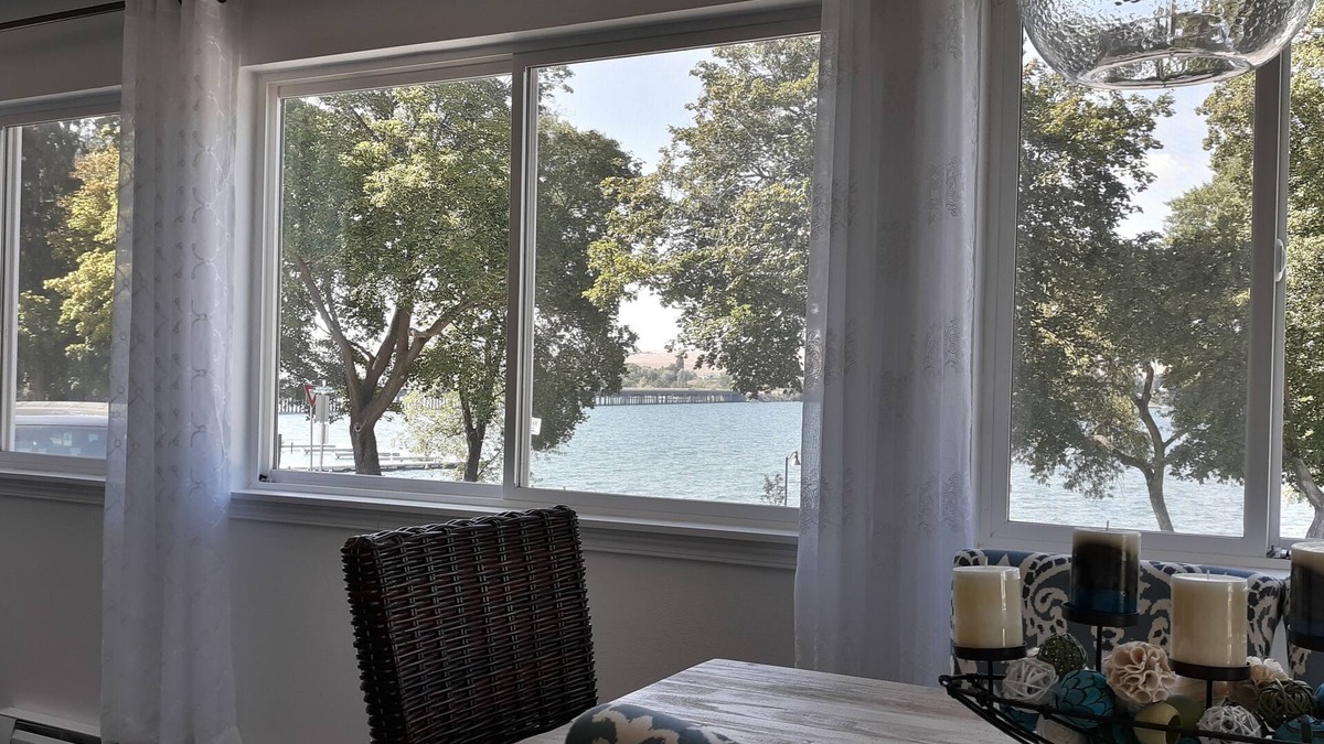Polson Condo | Stunning Lake Views from Every Room!