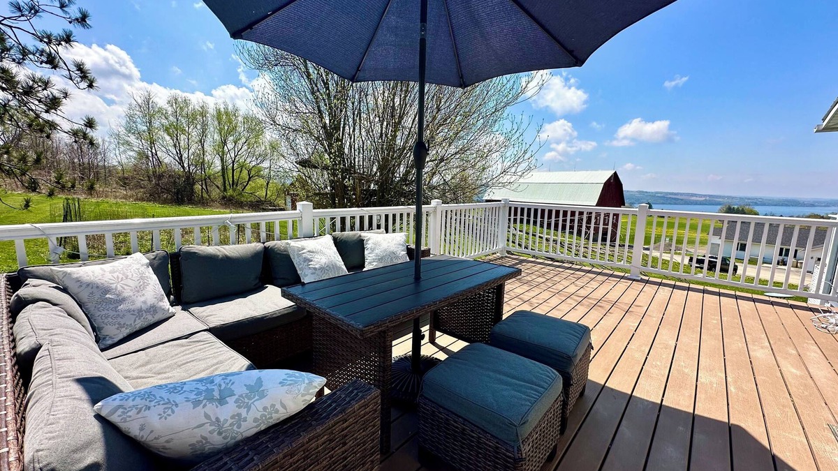 Skaneateles House | Stunning Lake Views! Country Side Retreat