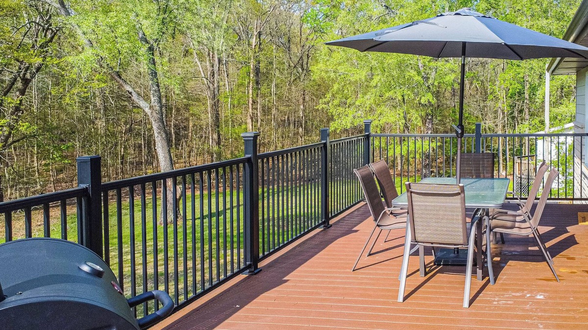 Gilbertsville House | Stunning Lakefront home featuring 4 bed, 3 bath. Located minutes from marina.