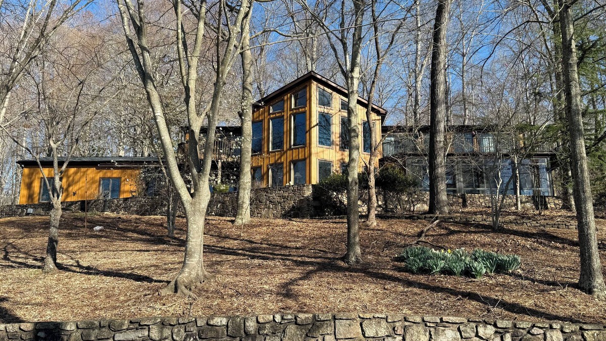 Moneta House | Stunning LAKEFRONT family retreat. HOT TUB,DOCK, PET FRIENDLY, COVERED BOAT SLIP