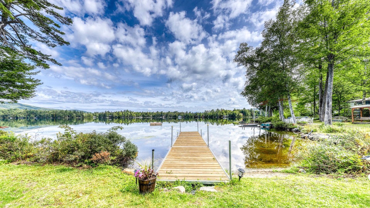 Whitefield House | Stunning lakefront, open concept home with beautiful yard & porch - dog-friendly