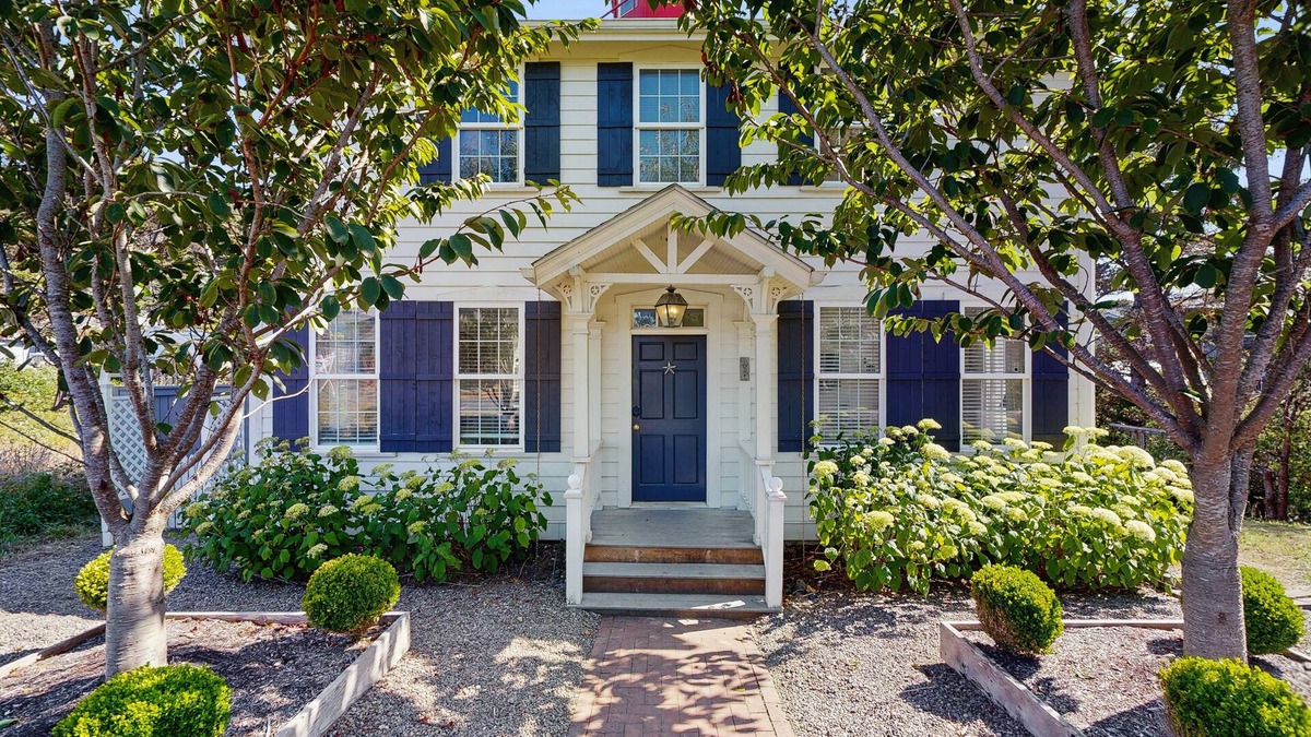 Agate Beach House | Stunning Lighthouse Replica Home with Ocean Views - Steps from the Beach